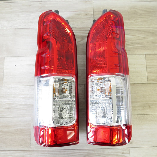 [送料無料] 左右セット◇トヨタ 200系 ハイエース スーパー GL 純正 テールランプ テールライト A045053 KOITO 26-140◇