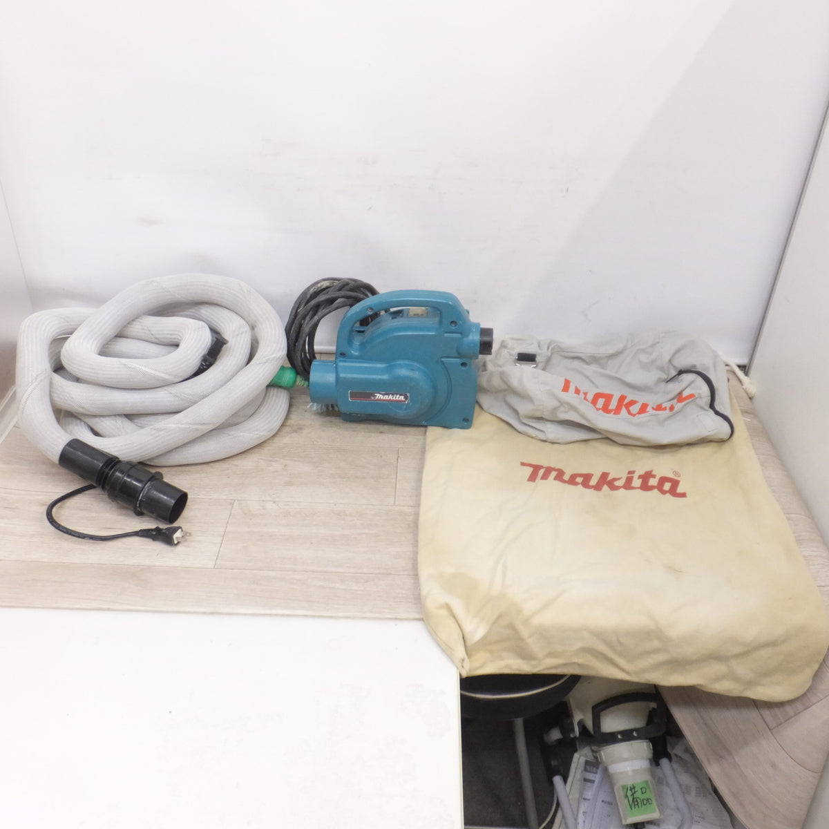★マキタ makita 小型集じん機 450 屋内用　100V 5.5A 50-60Hz 520W★