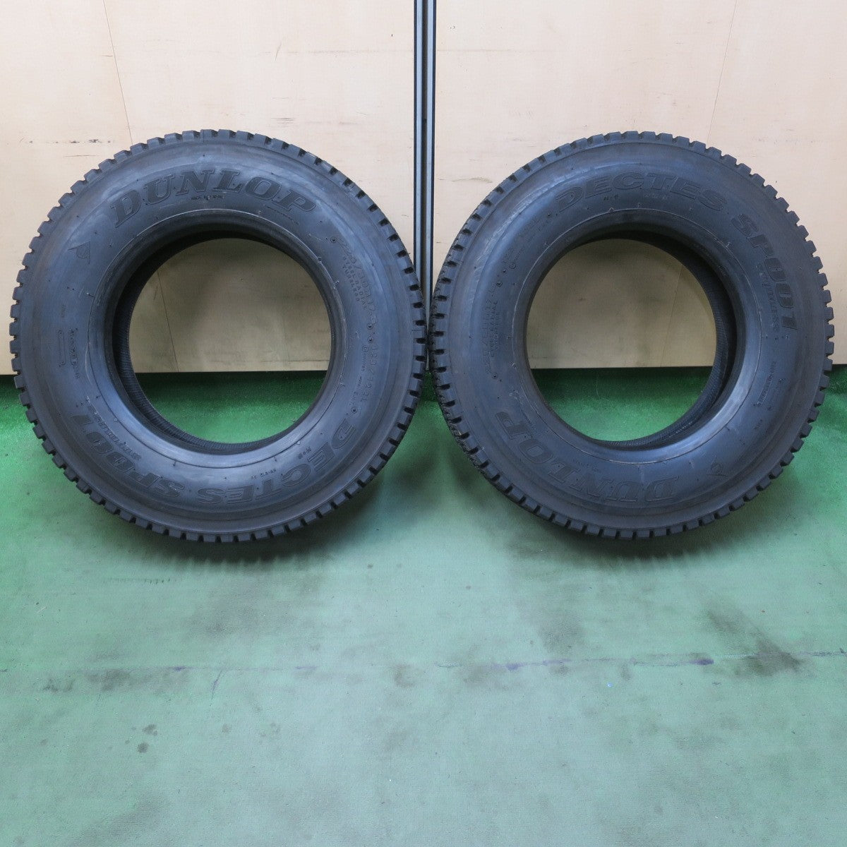 ほぼ未使用！25年！2本★トラック タイヤ 225/80R17.5 123/122L スタッドレス ダンロップ デクテス SP001 DECTES 17.5インチ★6051814イスタ