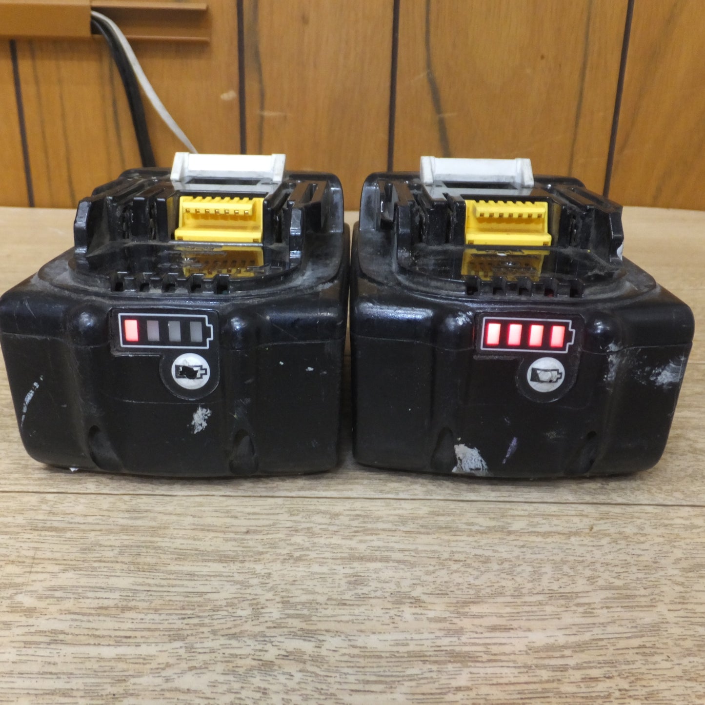 [送料無料] 現状品★マキタ makita 充電式インパクトドライバ TD171D　バッテリ BL1860B 2個　セット★