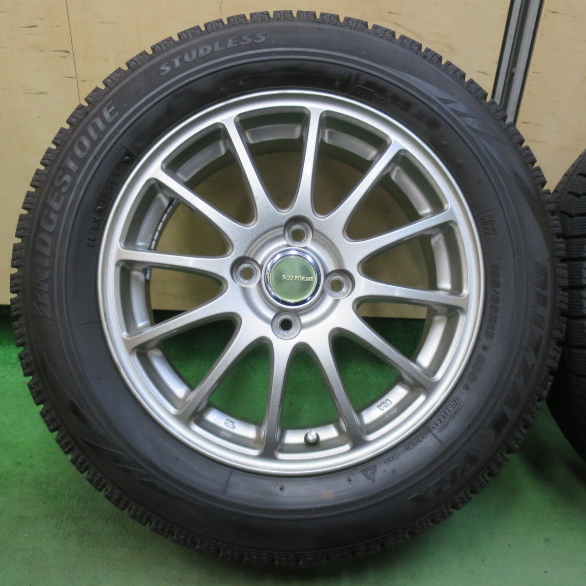バリ溝！8.5分★スタッドレス 185/65R15 ブリヂストン ブリザック VRX ECO FORME エコフォルム 15インチ PCD100/4H★5120609イス