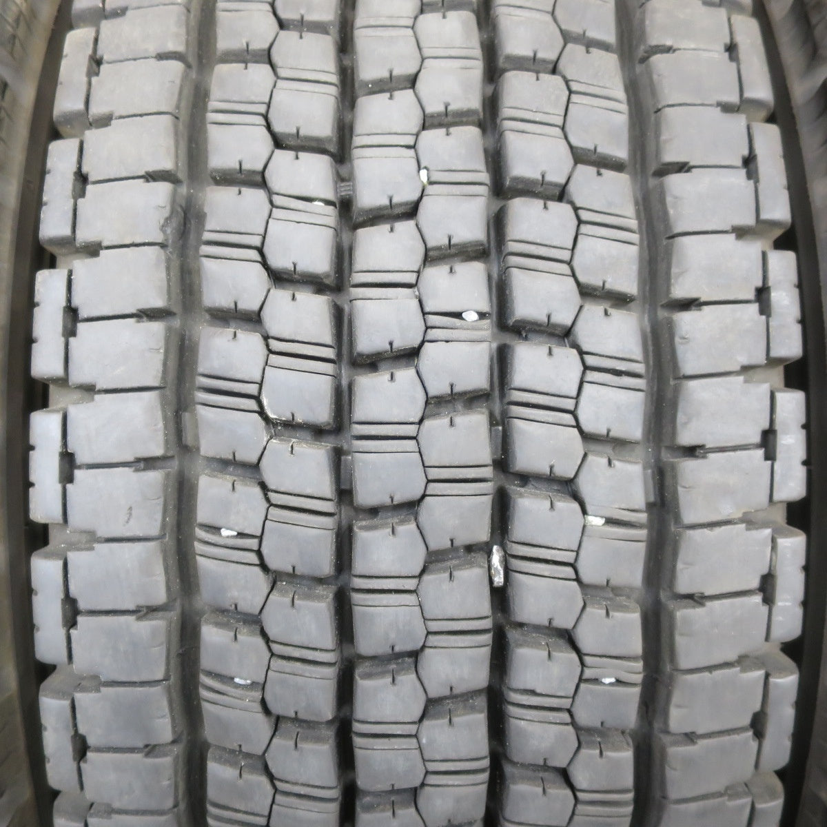 バリ溝！25年！9.5分★トラック タイヤ 245/70R19.5 136/134J スタッドレス ブリヂストン W999 19.5インチ★6062103イスタ