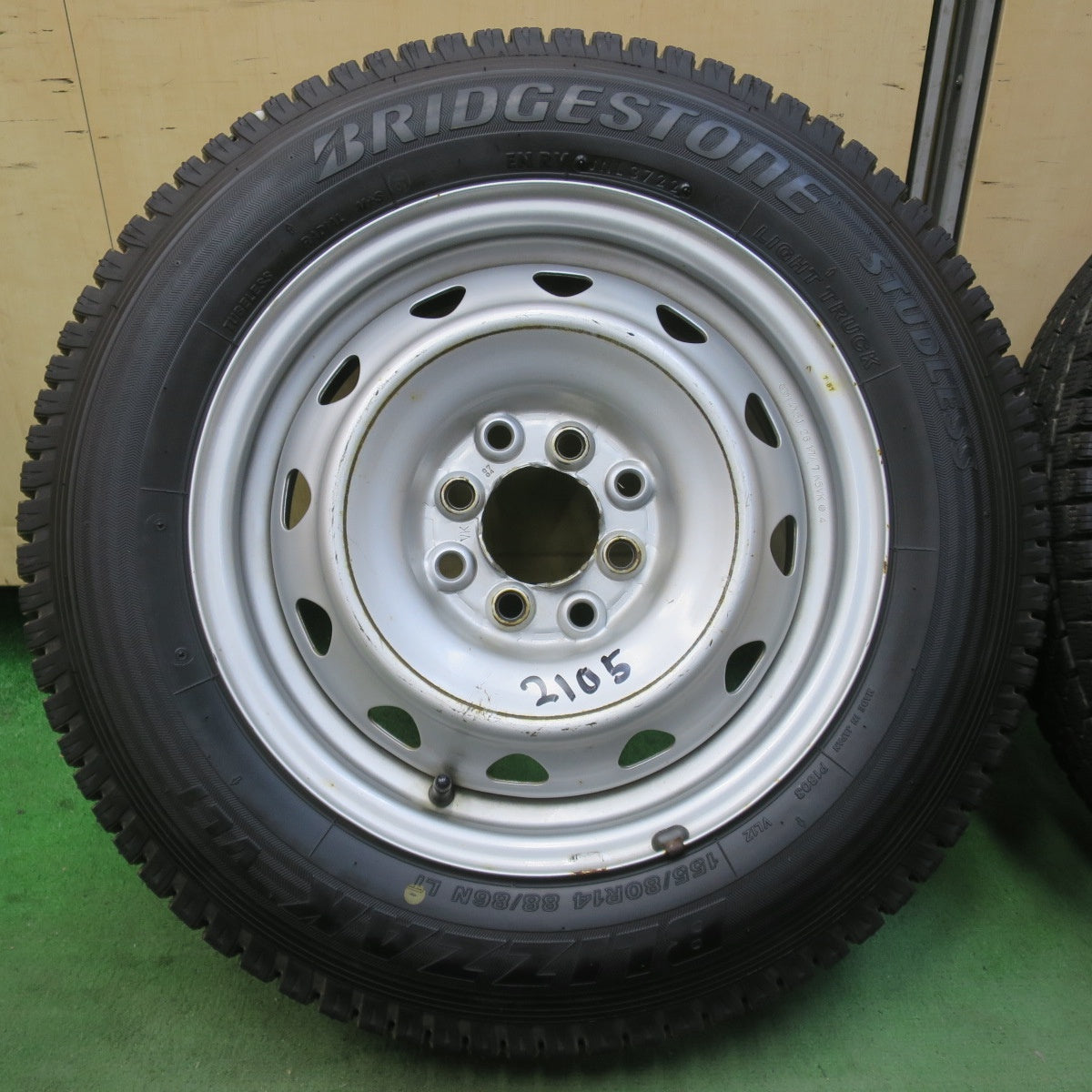 バリ溝！22年！9.5分以上★スタッドレス 155/80R14 88/86N ブリヂストン ブリザック VL1 スチール ホイール 14インチ PCD100 114.3/4H マルチ★6022302イス