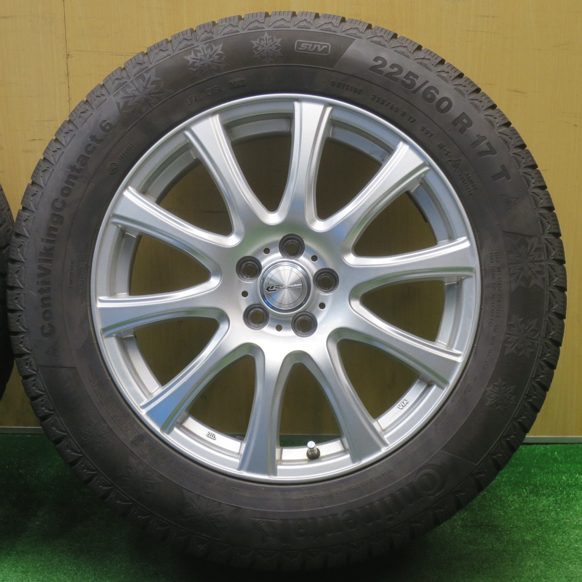 バリ溝！8.5分★フォレスター 等 225/60R17 スタッドレス コンチネンタル コンチバイキング コンタクト6 LAUFBAHN ラウフバーン 17インチ PCD100/5H★5120401NJス