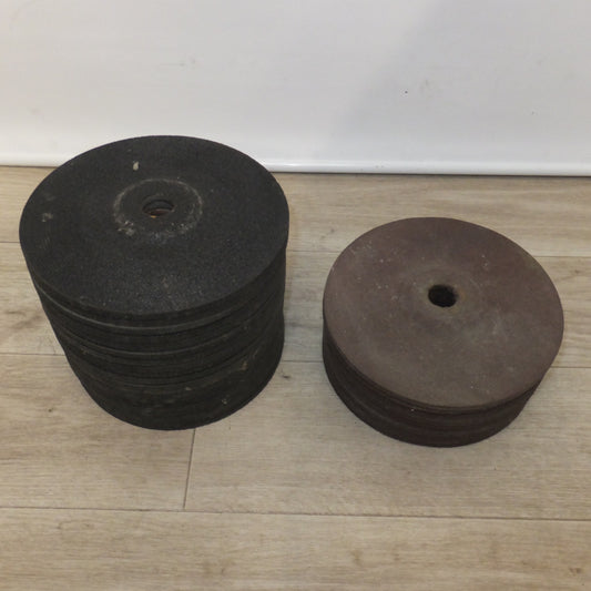 [送料無料] 未使用★グラインダー用 砥石 180mm　メーカー 形式 不明　茶色 11枚　黒色 21枚　セット★
