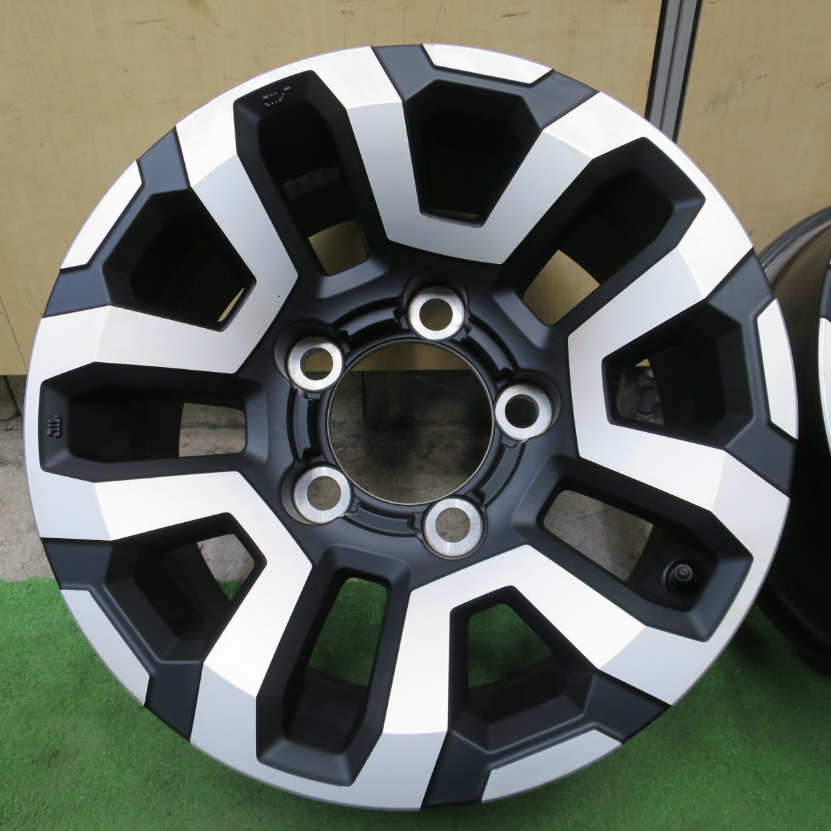 新車外し◎トヨタ ランクル 70 純正 再再販 ホイール 16インチ 16×7J PCD150/5H◎6090103NGホ