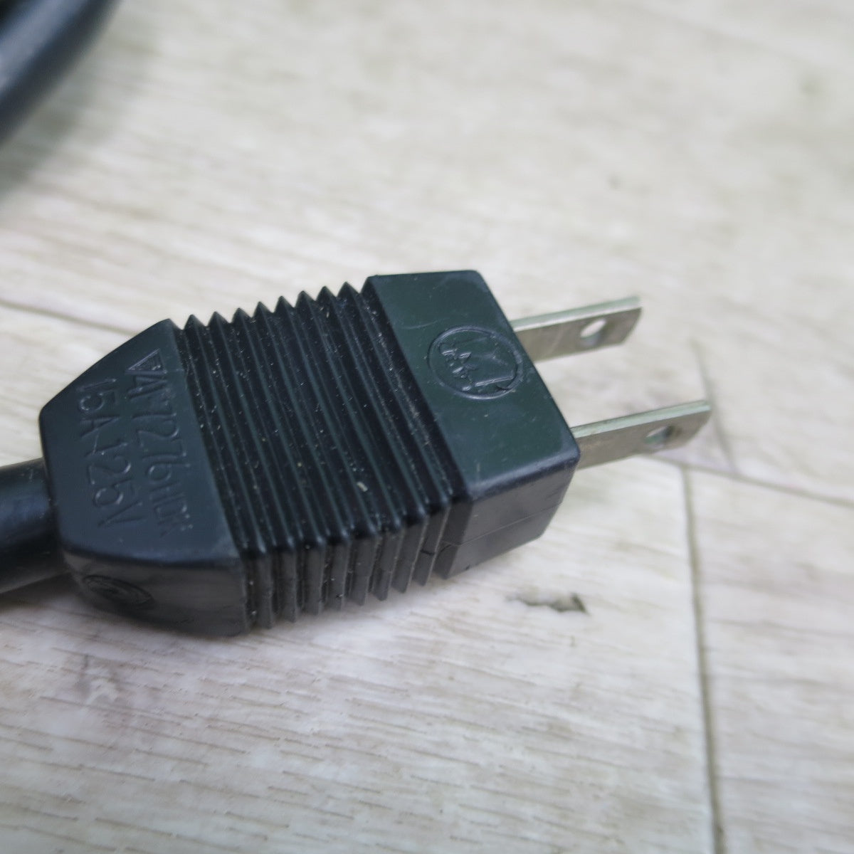 [送料無料] ☆マキタ 電気 ベルトサンダー 9402 電動 工具 100V ベルトサイズ100×610mm ジャンク品☆