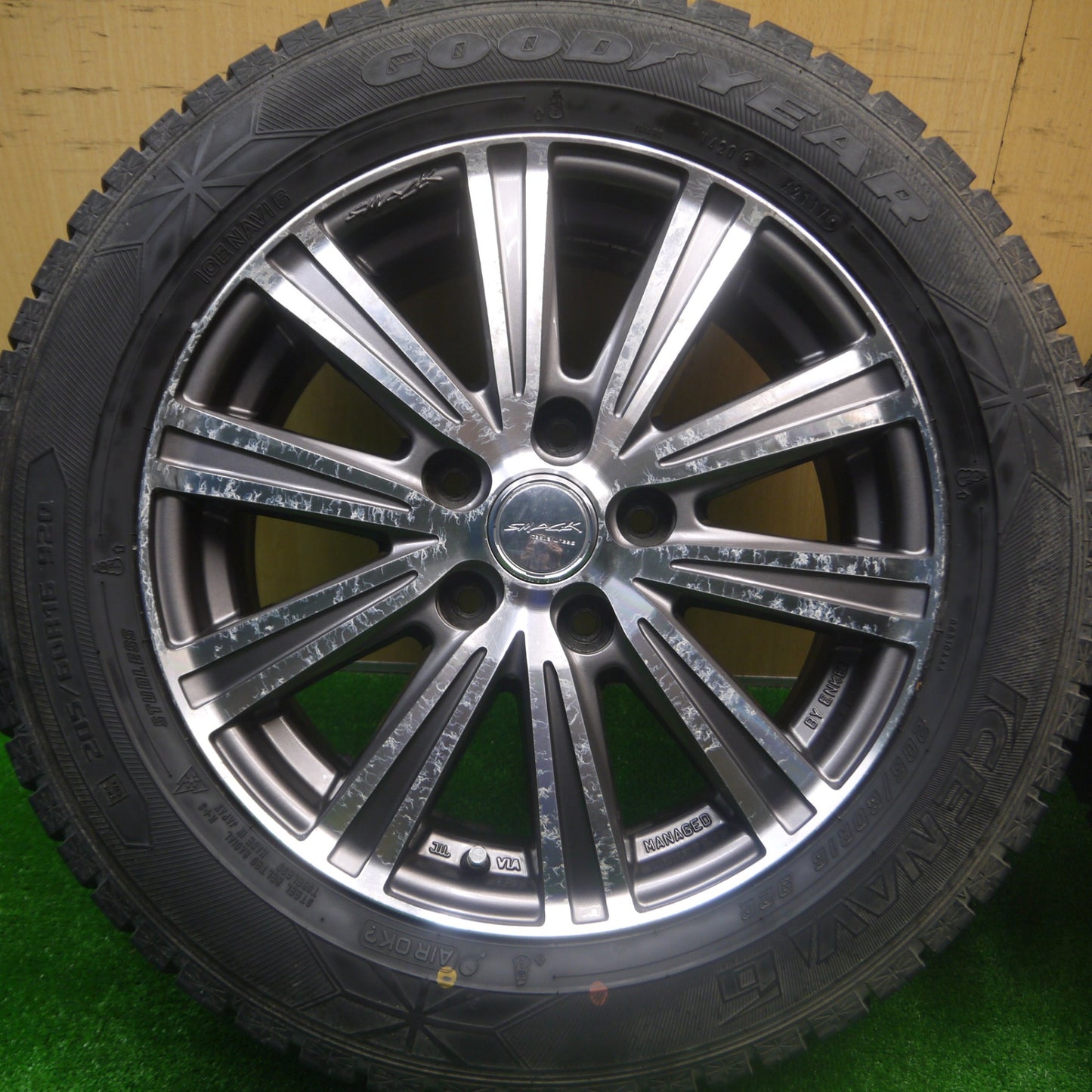 *送料無料* バリ溝！9分★スタッドレス 205/60R16 グッドイヤー アイスナビ6 SMACK ENKEI スマック エンケイ 16インチ PCD114.3/5H★4082105Hス