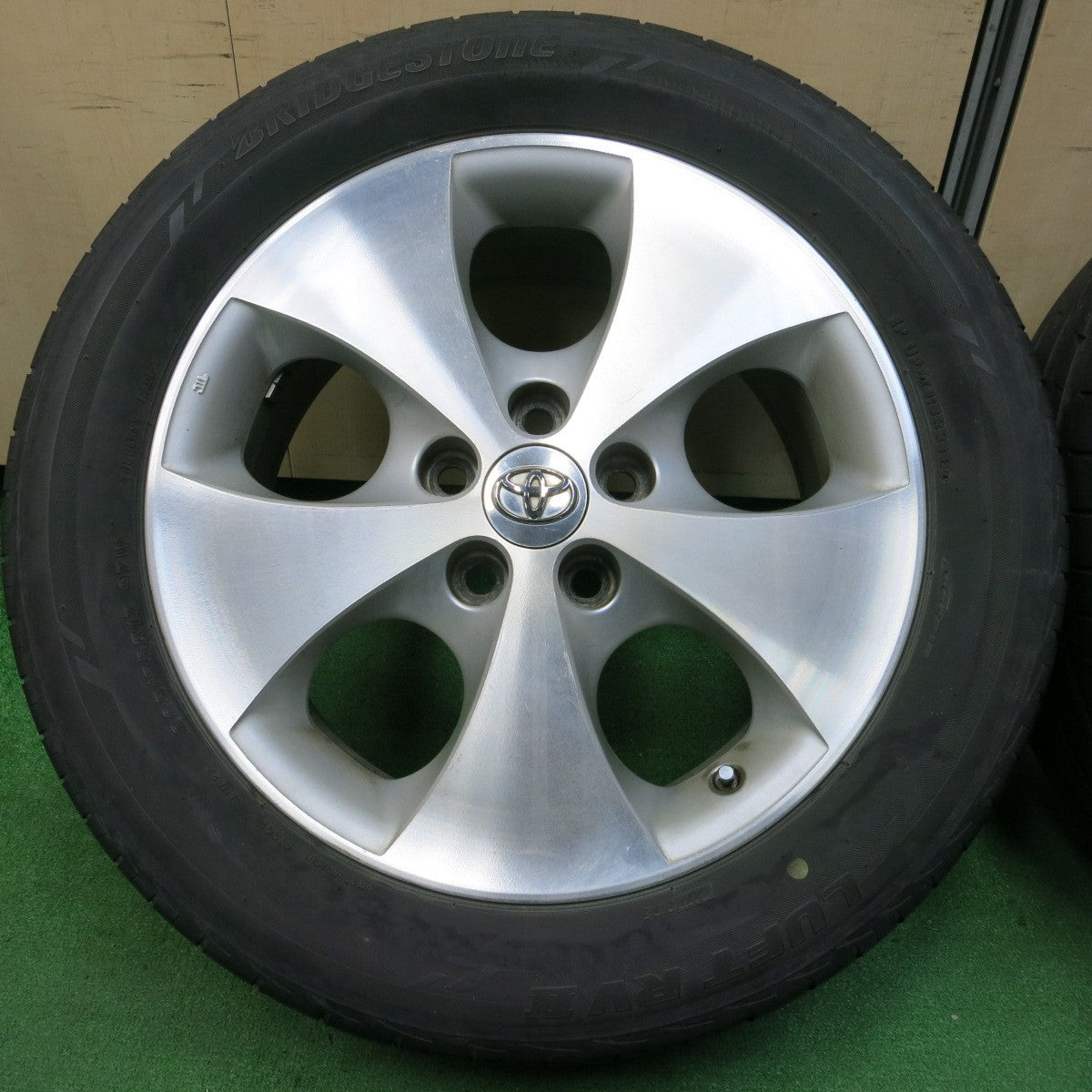 *送料無料* 4本価格★トヨタ 10系 アルファード 純正 225/55R17 ブリヂストン LUFT RV2 17インチ PCD114.3/5H★4033004イノ