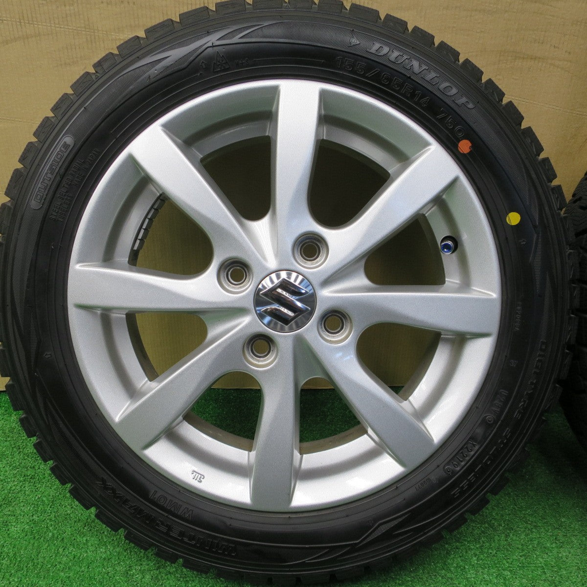 バリ溝！キレイ！9.5分以上★スズキ MH55S ワゴンR 純正 155/65R14 スタッドレス ダンロップ ウインターマックス WM01 14インチ PCD100/4H★5121005NKス
