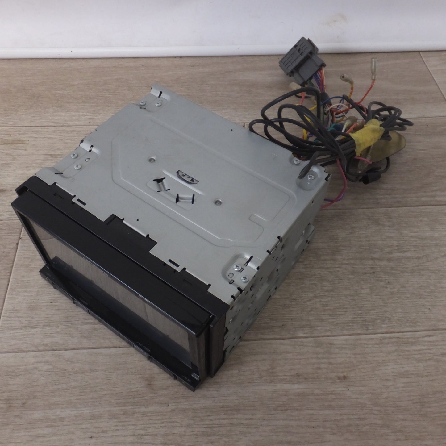 [送料無料] ★カロッツェリア carrozzeria AV一体型メモリーナビゲーション 楽ナビ AVIC-RZ900-R(39)★