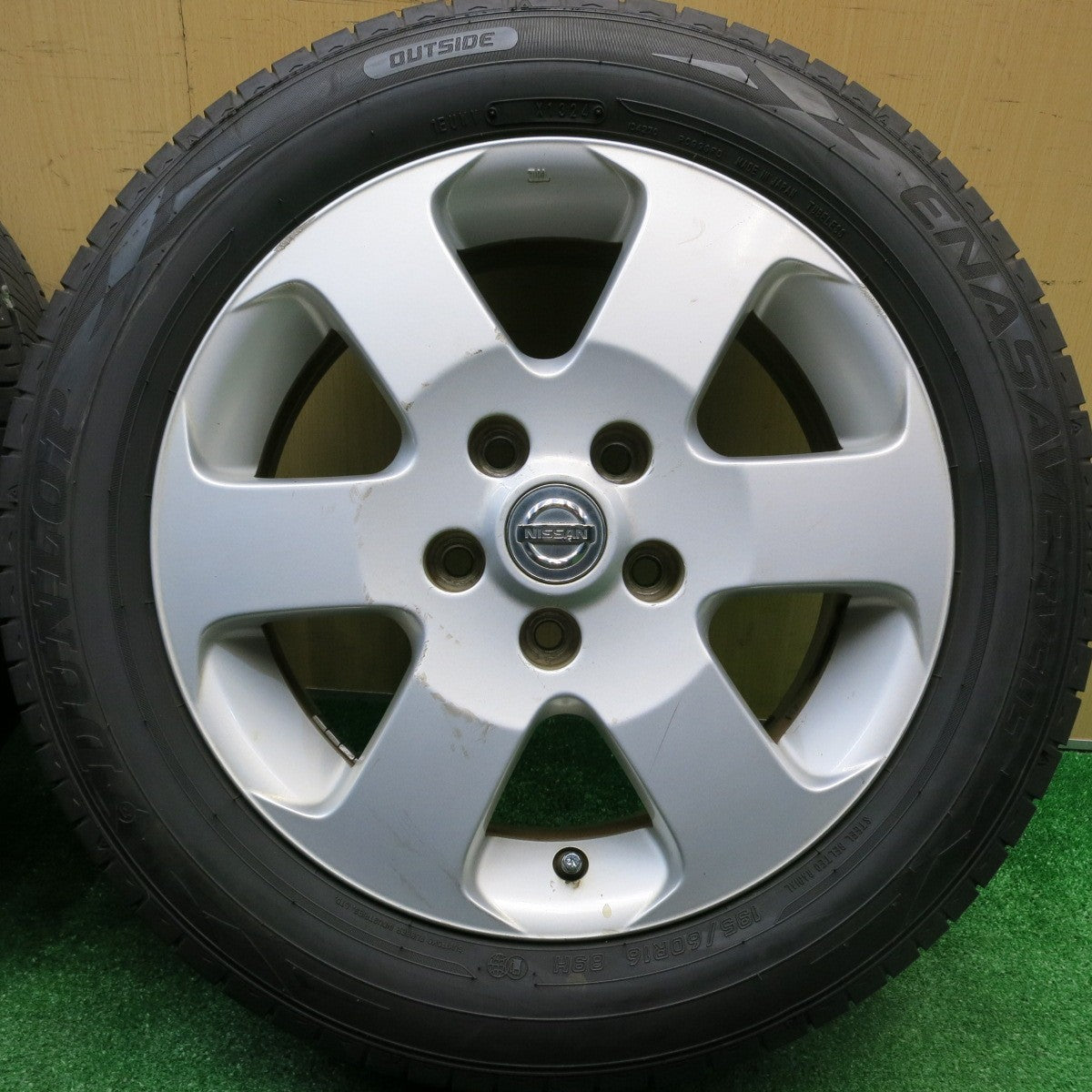 バリ溝！24年！9.5分★日産 C25 セレナ 純正 195/60R16 ダンロップ エナセーブ RV505 16インチ PCD114.3/5H★5110810HAノ