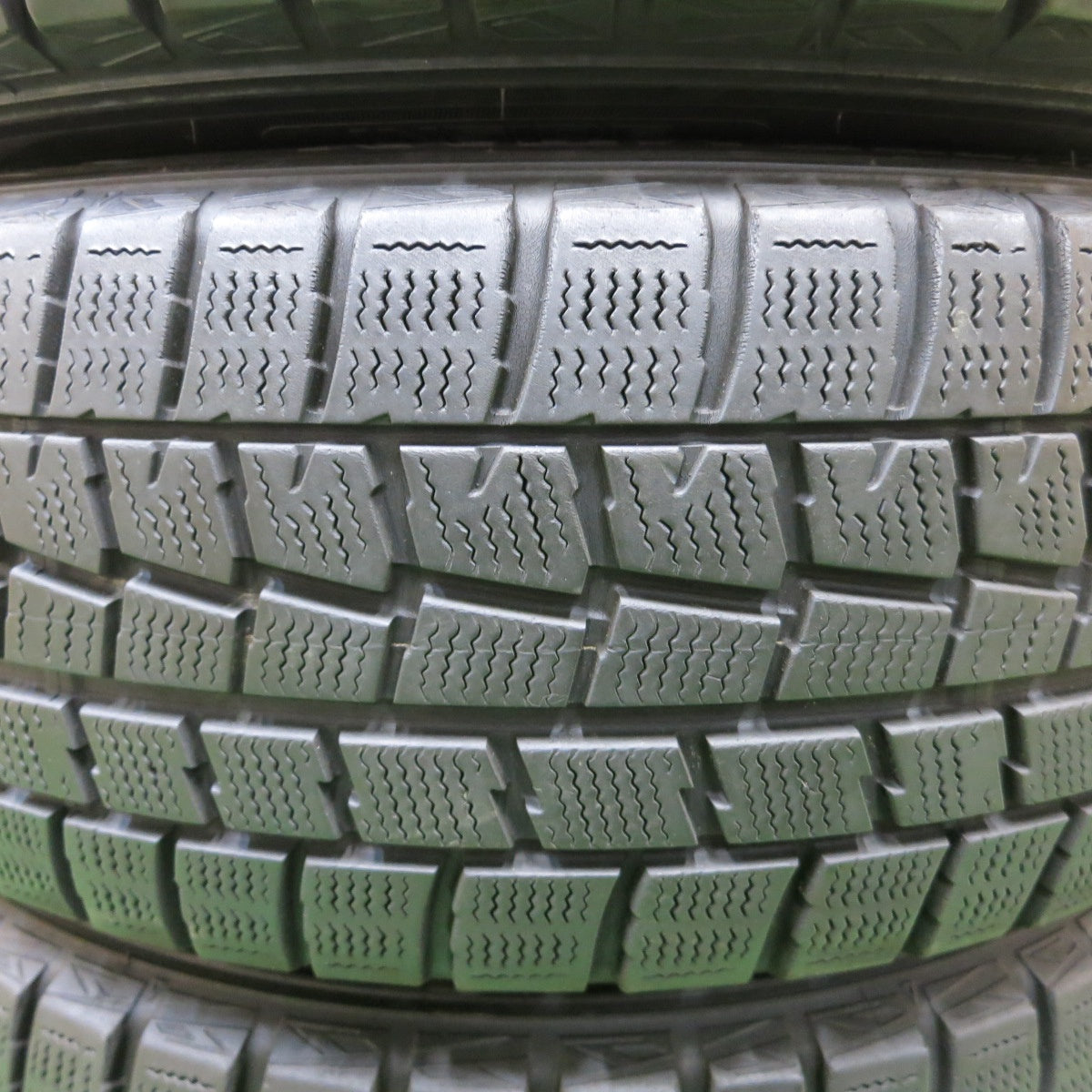バリ溝！8.5分★スタッドレス 205/60R16 ダンロップ ウインターマックス WM01 NIRVANA NV ニルバーナ ニルヴァーナ 16インチ PCD114.3/5H★5042205ナス