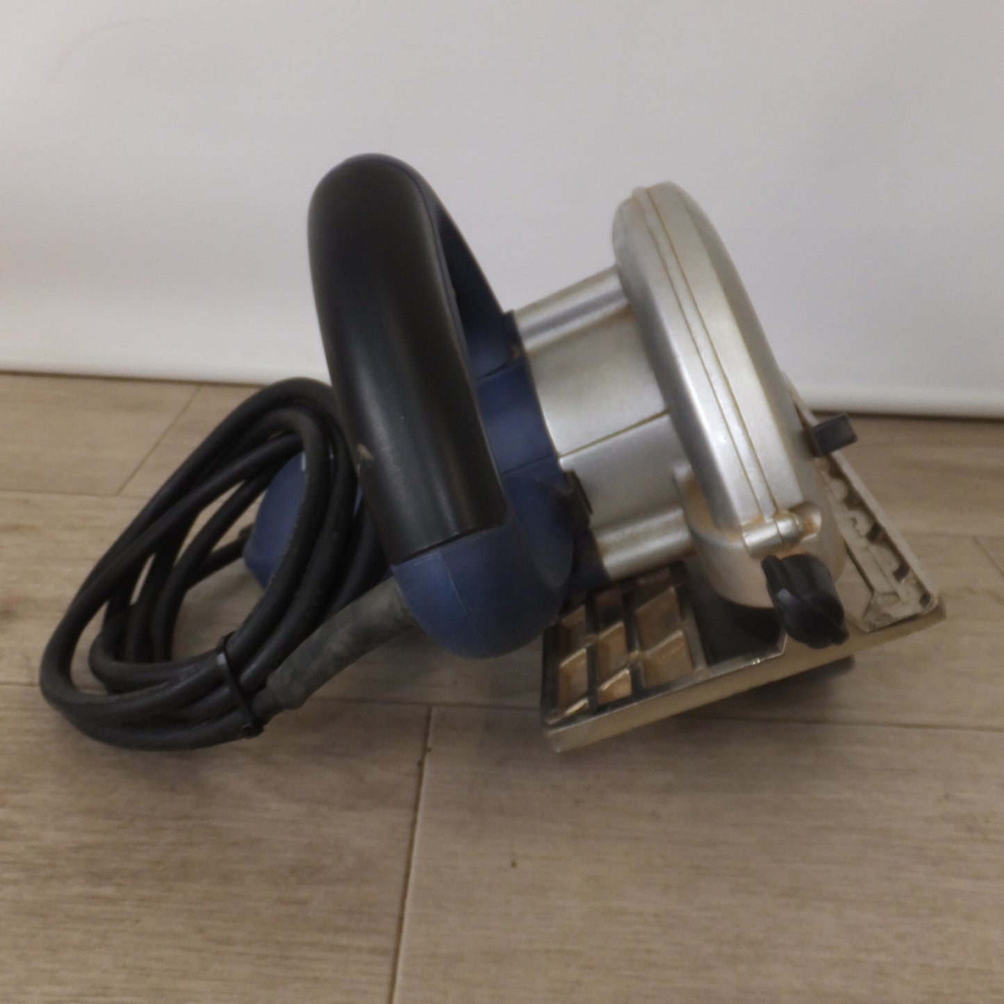 [送料無料] ★高儀 アースマン EARTH MAN 電気丸のこ ECS-147　100V 50/60Hz 550W★