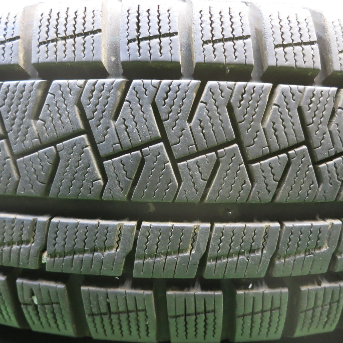 バリ溝！21年！キレイ！8.5分★スタッドレス 185/60R15 ピレリ アイス アシンメトリコ プラス VELVA SPORTZ ヴェルヴァ 15インチ PCD100/4H★5122003HAス