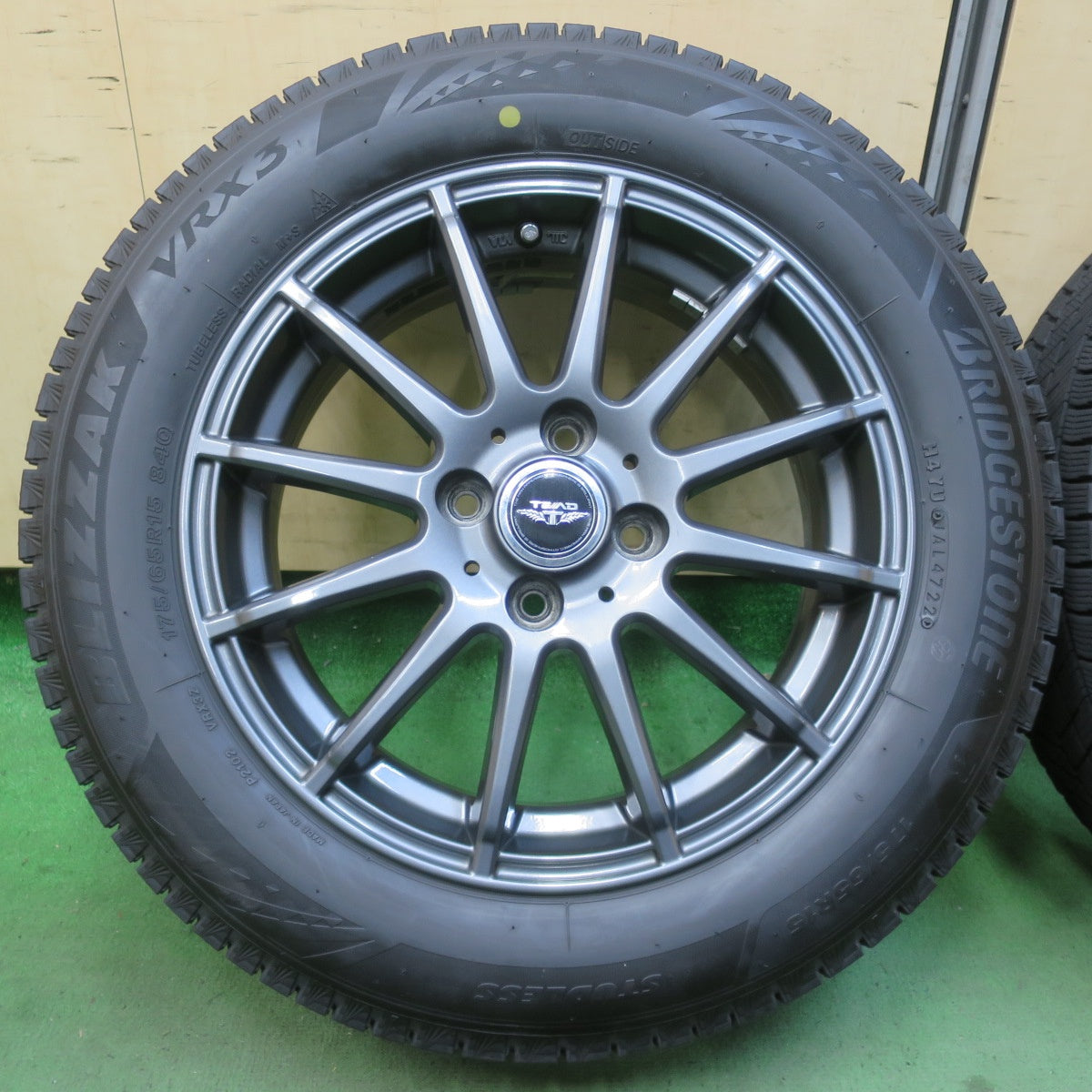 バリ溝！22年！キレイ！9.5分★スタッドレス 175/65R15 ブリヂストン ブリザック VRX3 TEAD テッド 15インチ PCD100/4H★6012007イス