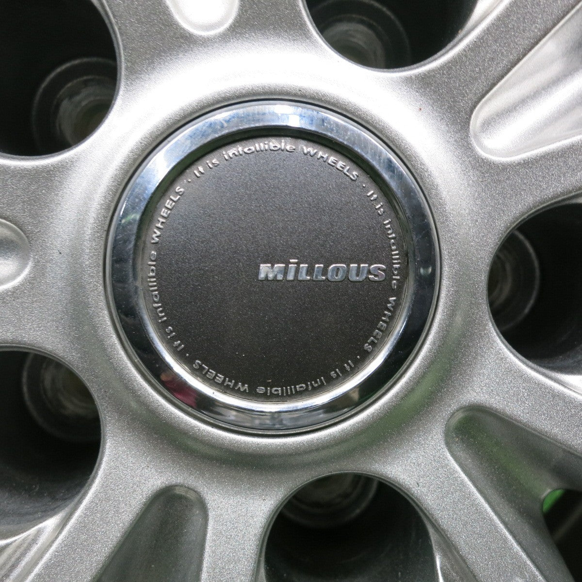 [送料無料] バリ溝！キレイ！9.5分★スタッドレス 235/60R18 ヨコハマ アイスガード G075 MiLLOUS ミルアス 18インチ PCD114.3/5H★5011205HAス