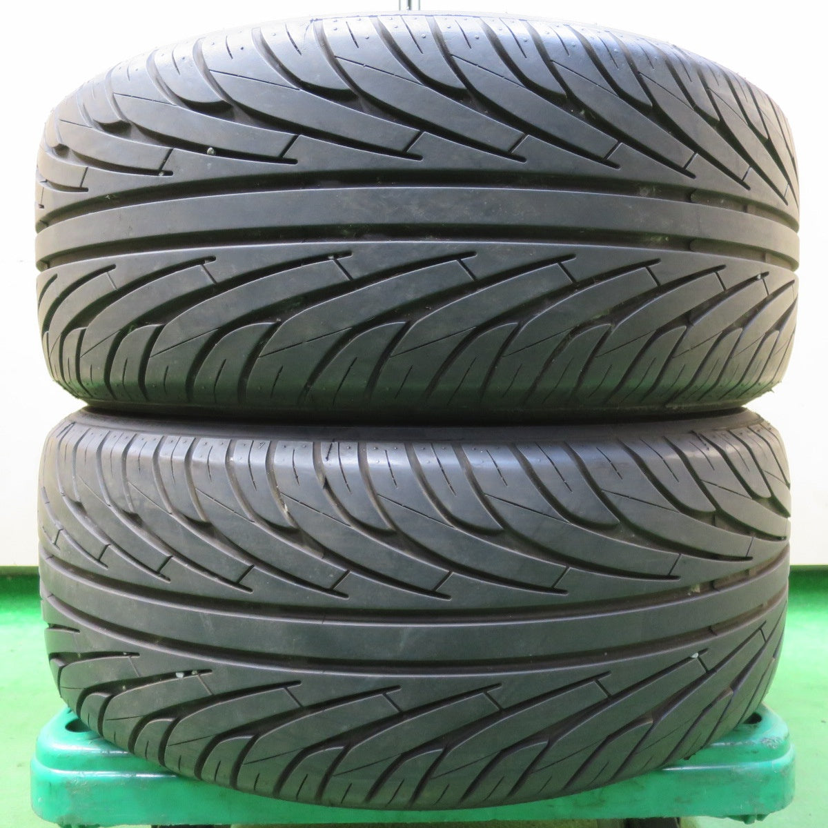 *送料無料* バリ溝！9.5分★245/45R18 ナンカン ウルトラ スポーツ NS-2 タイヤ 18インチ アルファード ヴェルファイア マークX スカイライン等★4090301イノタ