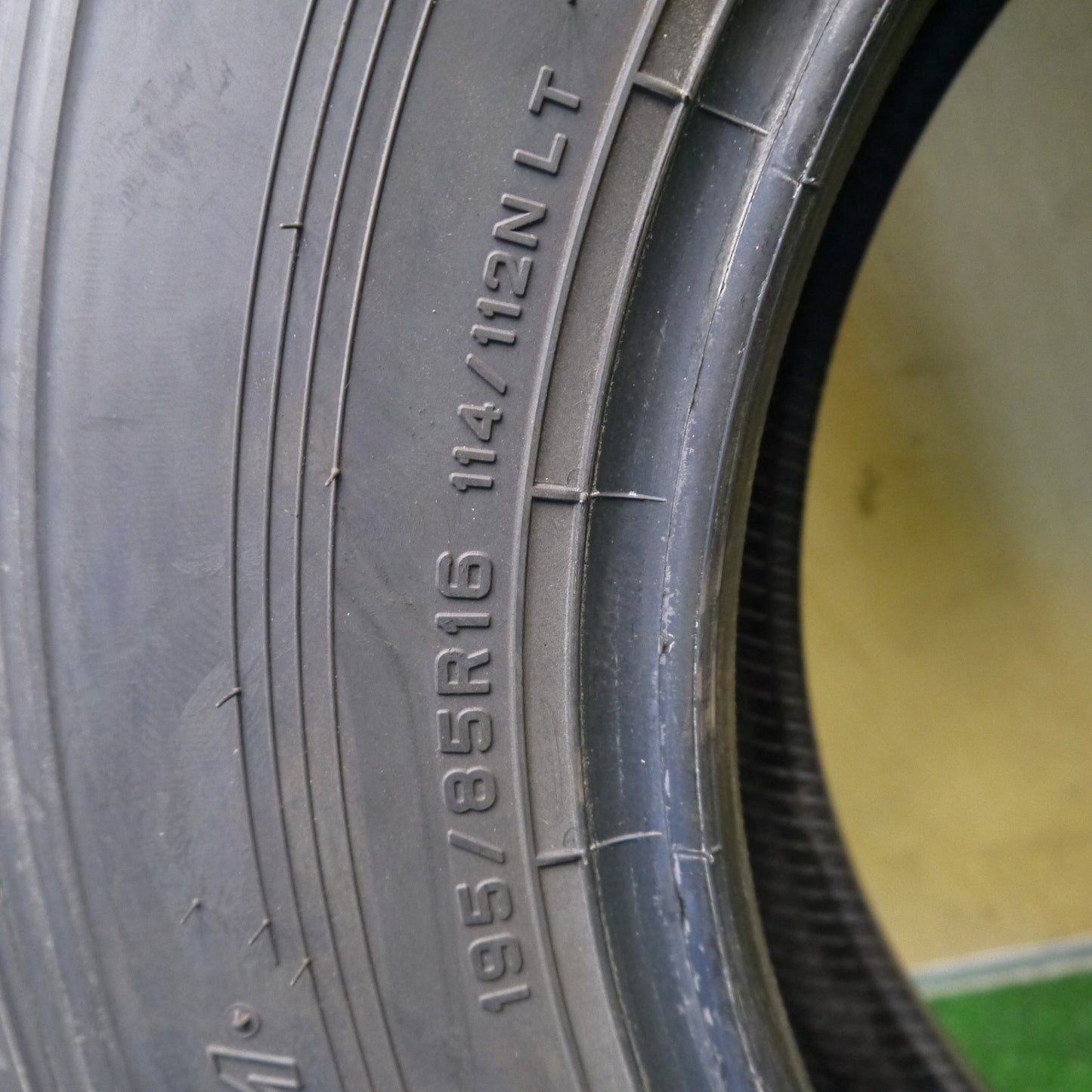 ほぼ未使用！24年！1本★トラック タイヤ 195/85R16 114/112N ダンロップ エナセーブ SPLT50 M 16インチ★6040303Hノタ
