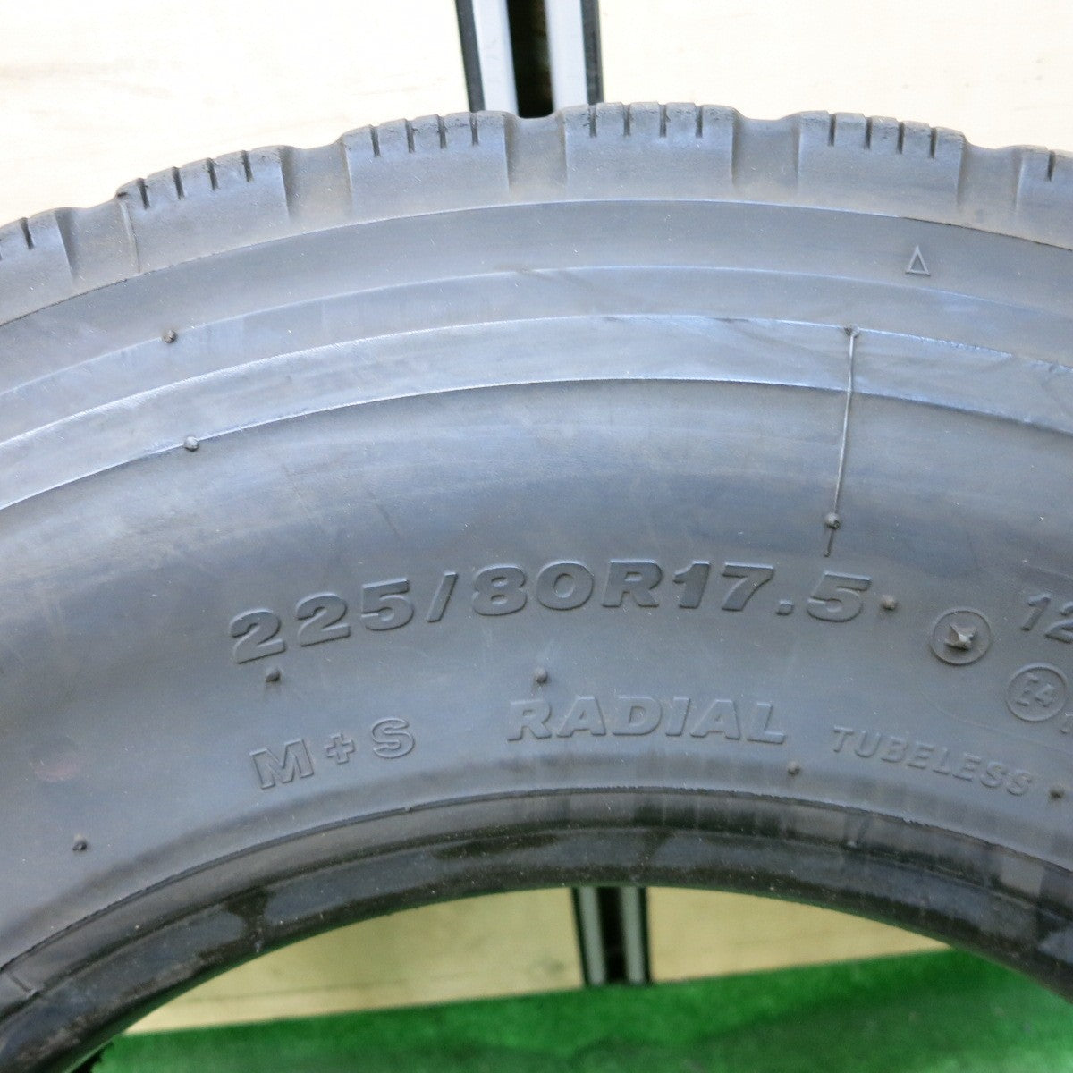 [送料無料] 1本価格★トラック タイヤ 225/80R17.5 123/122L ブリヂストン エコピア M801 ミックス オールシーズン 17.5インチ★5021001ナスタ