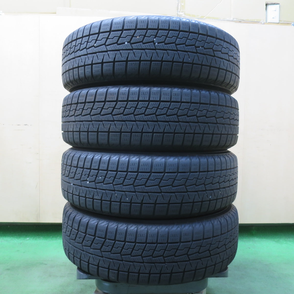 キレイ★スタッドレス 175/60R16 ヨコハマ アイスガード iG70 GRASS グラス 16インチ PCD100/4H★5123015イス
