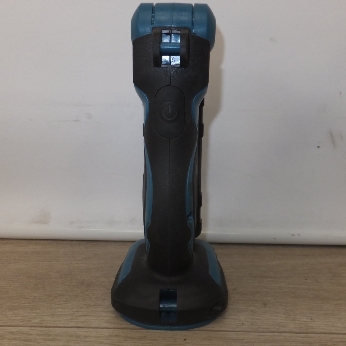 [送料無料] ★マキタ makita 充電式LEDワークライト ML801 18V 本体のみ★