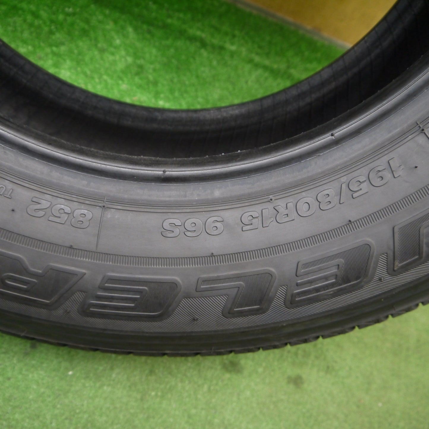新車外し！24年！1本★195/80R15 ブリヂストン デューラー H/L 852 タイヤ 15インチ ジムニー シエラ ノマド ハイエース 等★5052004Hノタ