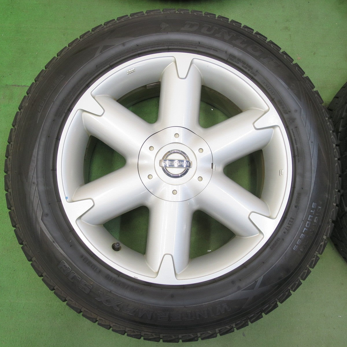 バリ溝！キレイ！9.5分★日産 ムラーノ 純正 225/65R18 スタッドレス ダンロップ ウインターマックス SJ8 18インチ PCD114.3/5H★5093005イス