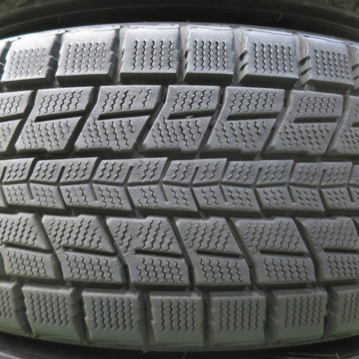 [送料無料] バリ溝！22年！キレイ！9.5分★スタッドレス 235/55R19 ダンロップ ウインターマックス SJ8 DORFREN ドルフレン 19インチ PCD114.3/5H★5022120イス