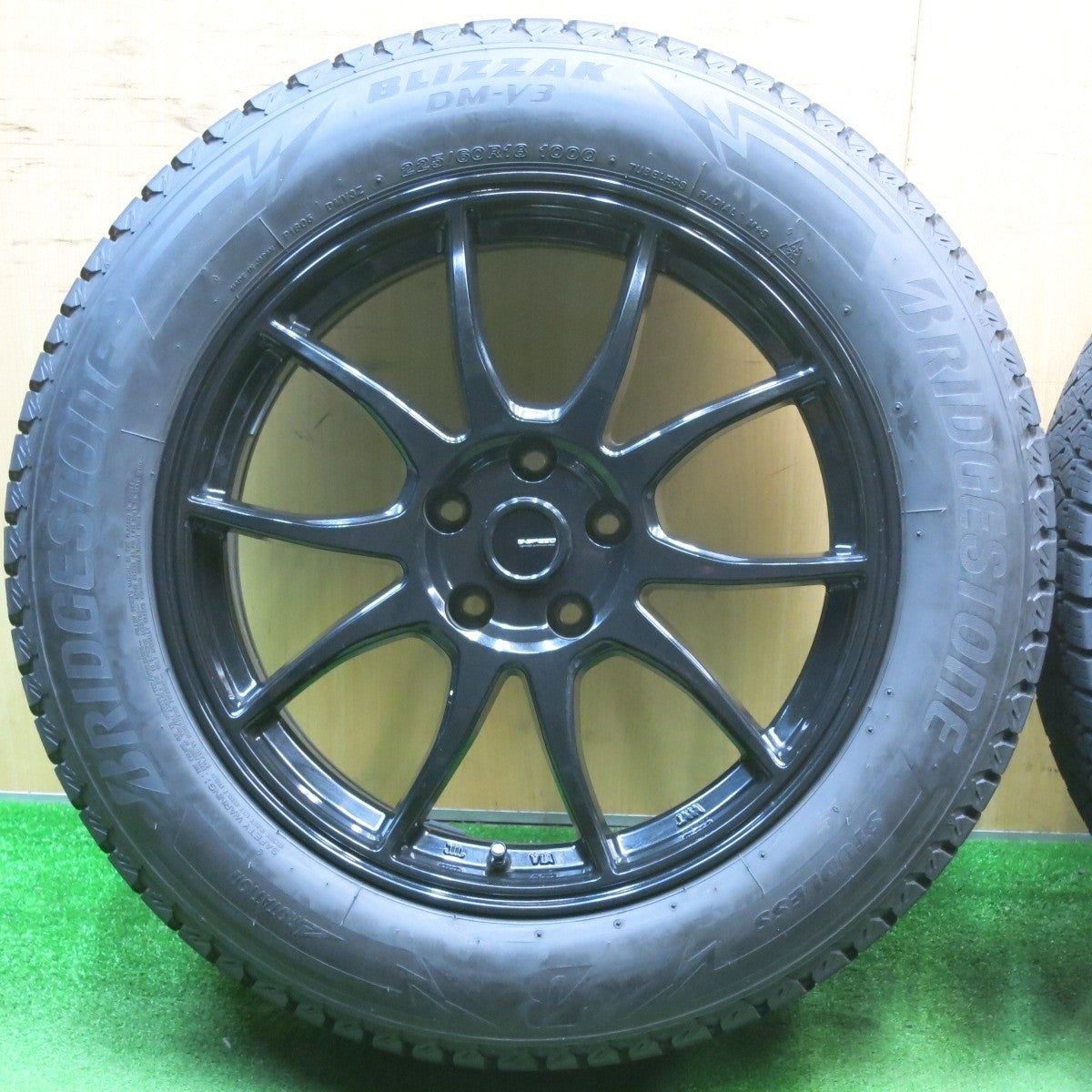 バリ溝！22年！キレイ！9.5分★スタッドレス 225/60R18 ブリヂストン ブリザック DM-V3 G-SPEED Gスピード 18インチ PCD114.3/5H★5032202NJス