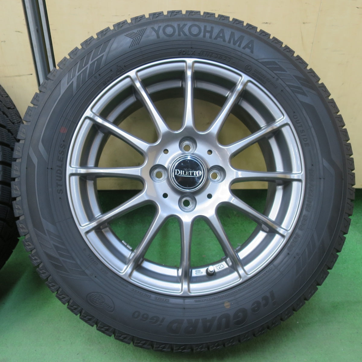 バリ溝！22年！キレイ！9.5分★スタッドレス 185/65R15 ヨコハマ アイスガード iG60 DILETTO ディレット 15インチ PCD100/4H★6033102イス