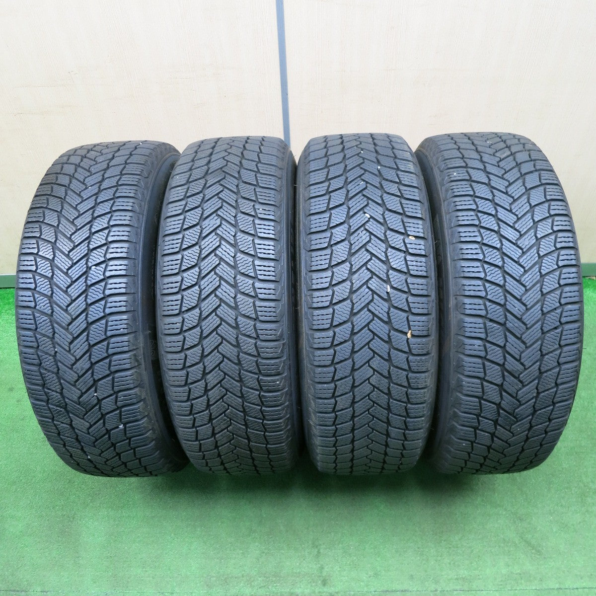 [送料無料] バリ溝！23年！9.5分★スタッドレス 235/65R18 ミシュラン X-ICE SNOW SUV ravrion RS01 ラブリオン 18インチ PCD114.3/5H★5020405NJス