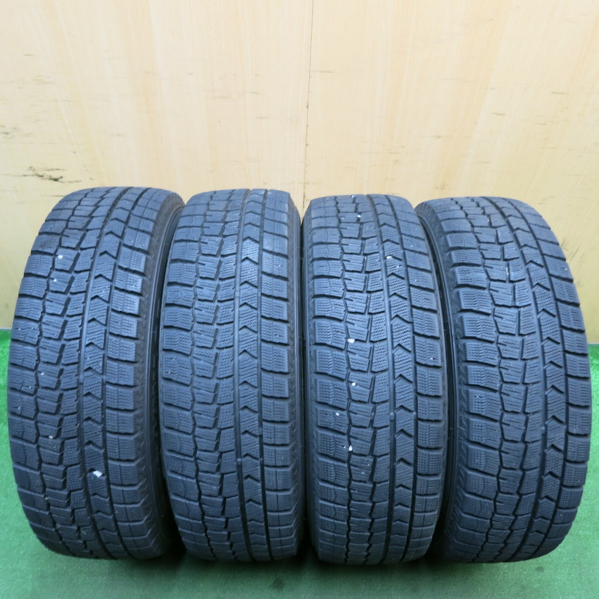 バリ溝！キレイ！9.5分★スタッドレス 195/65R16 ダンロップ ウインターマックス WM02 DUFACT デュファクト 16インチ PCD100/4H★5052105AKス