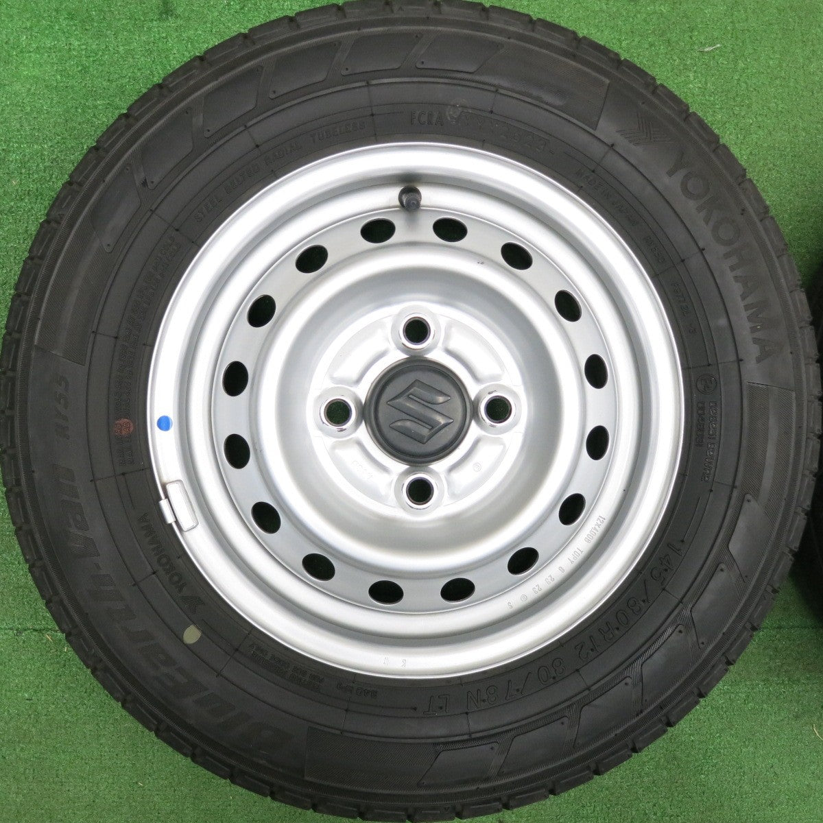 [送料無料] バリ溝！23年！キレイ！8.5分★スズキ キャリイ エブリイ 等 純正 スチール 145/80R12 80/78N ヨコハマ BluEarth-Van RY55 12インチ PCD100/4H★5011208HAノ