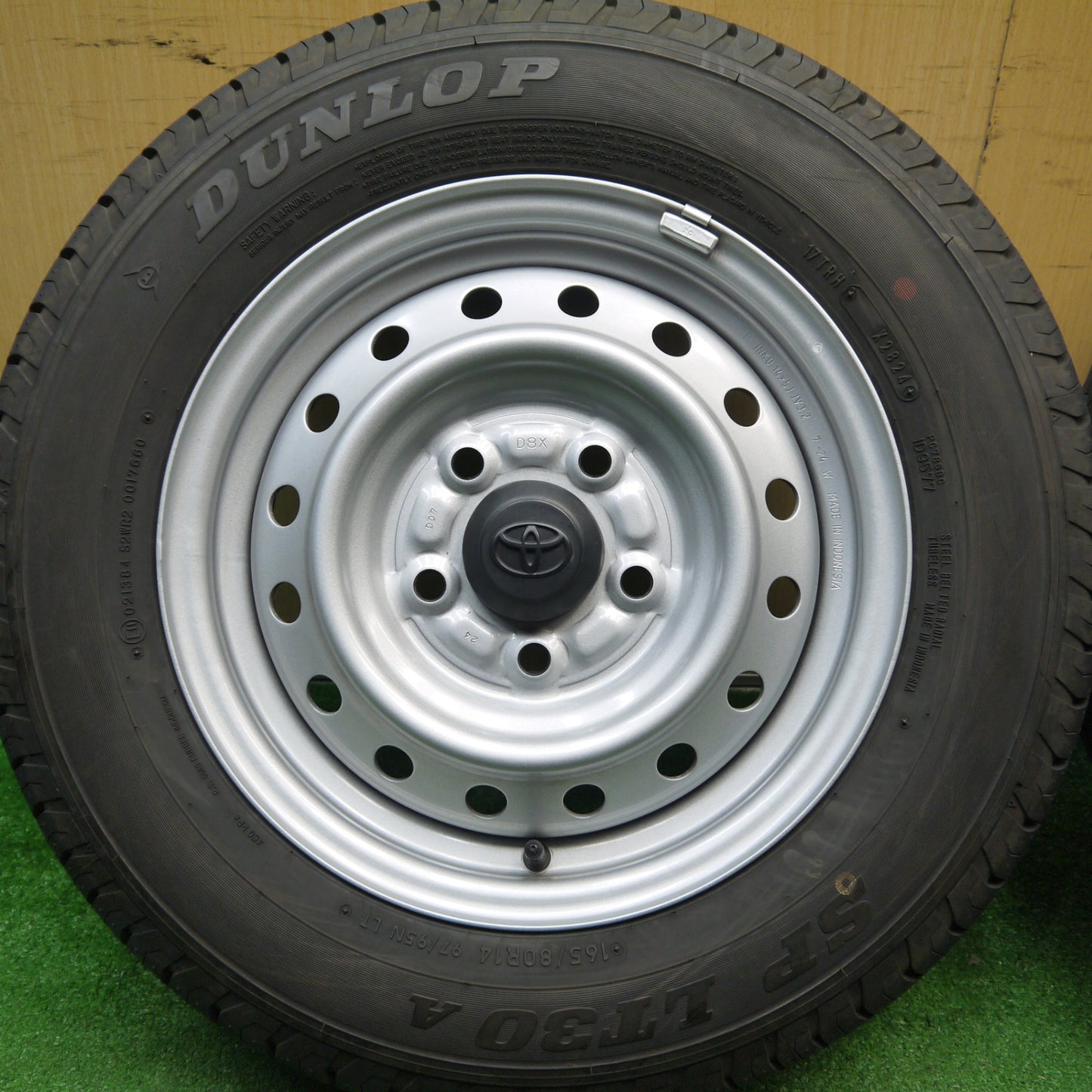 バリ溝！24年！キレイ！9.5分★トヨタ タウンエース 純正 スチール 165/80R14 97/95N ダンロップ SP LT30A 14インチ PCD114.3/5H★5120801Hノ