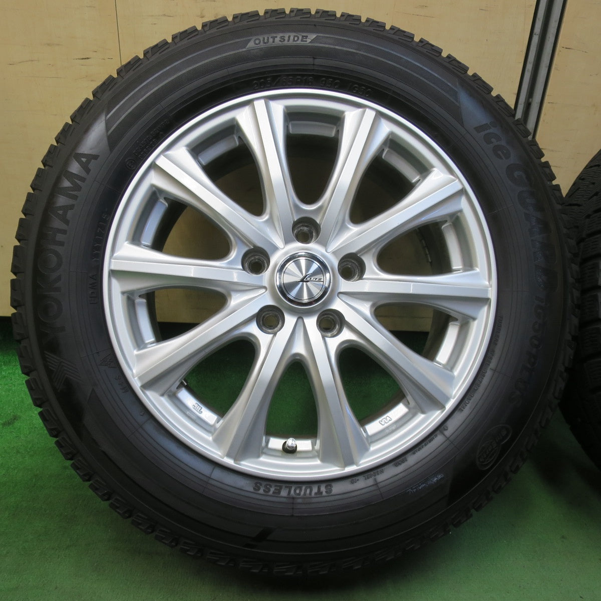 バリ溝！キレイ！9.5分★スタッドレス 205/65R16 ヨコハマ アイスガード iG50 プラス LUTZ 社外 アルミ 16インチ PCD114.3/5H★5112904イス