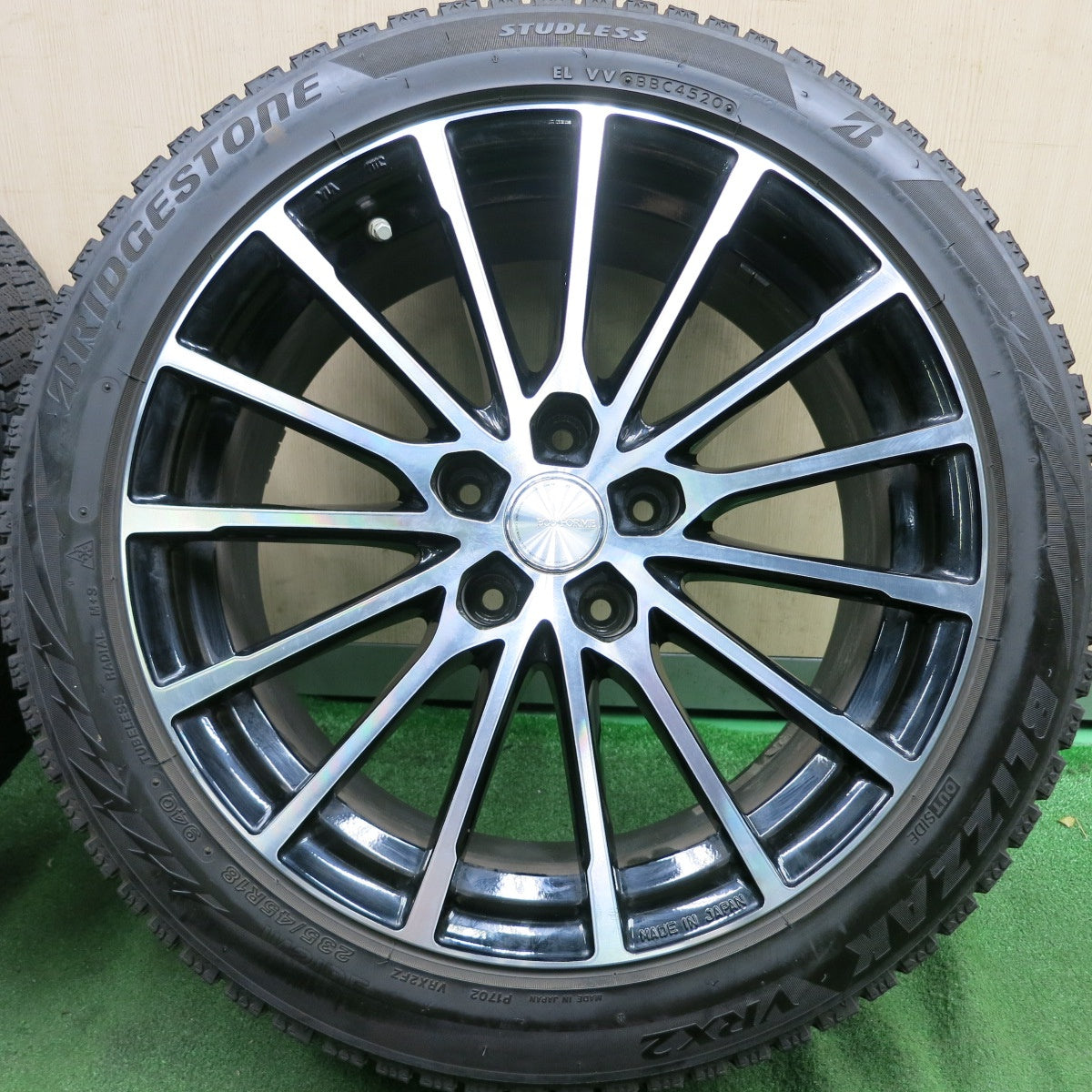 *送料無料* 4本価格！20年★スタッドレス 235/45R18 ブリヂストン ブリザック VRX2 ECO FORME エコフォルム 18インチ PCD114.3/5H★4062702HAス