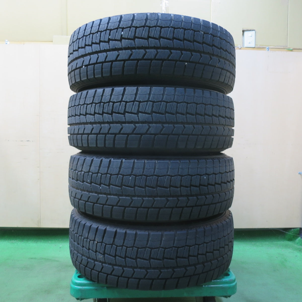 バリ溝！22年！9.5分★ワーゲン 等 Team Sparco 215/60R16 スタッドレス ダンロップ ウインターマックス WM02 チームスパルコ 16インチ PCD112/5H★5081103イス