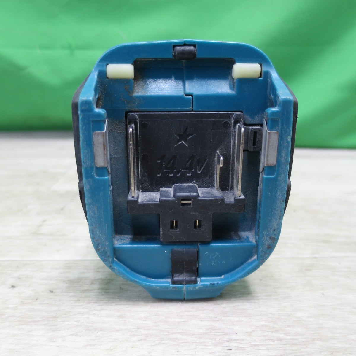 [送料無料] ☆マキタ 充電式 マルチ ツール 14.4V TM40D 本体のみ 切断 研削 剥離 電動 工具☆