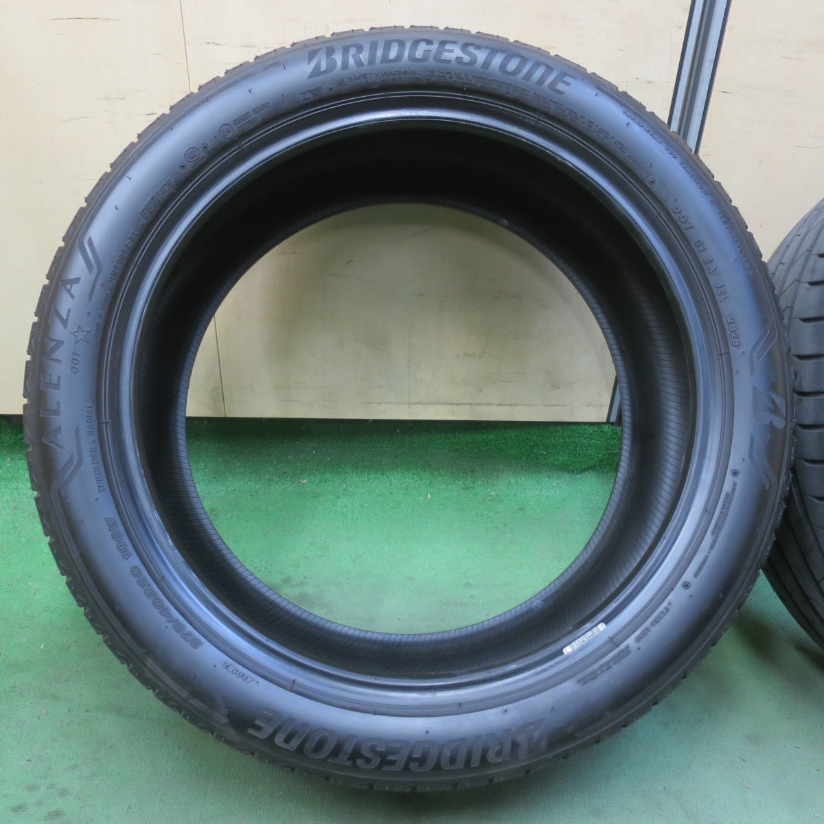 バリ溝！23年！9.5分！2本★275/40R20 ブリヂストン アレンザ 001 ALENZA タイヤ 20インチ レクサス LC LS ワーゲン トゥアレグ BMW X3 X5 等★6031607イノタ