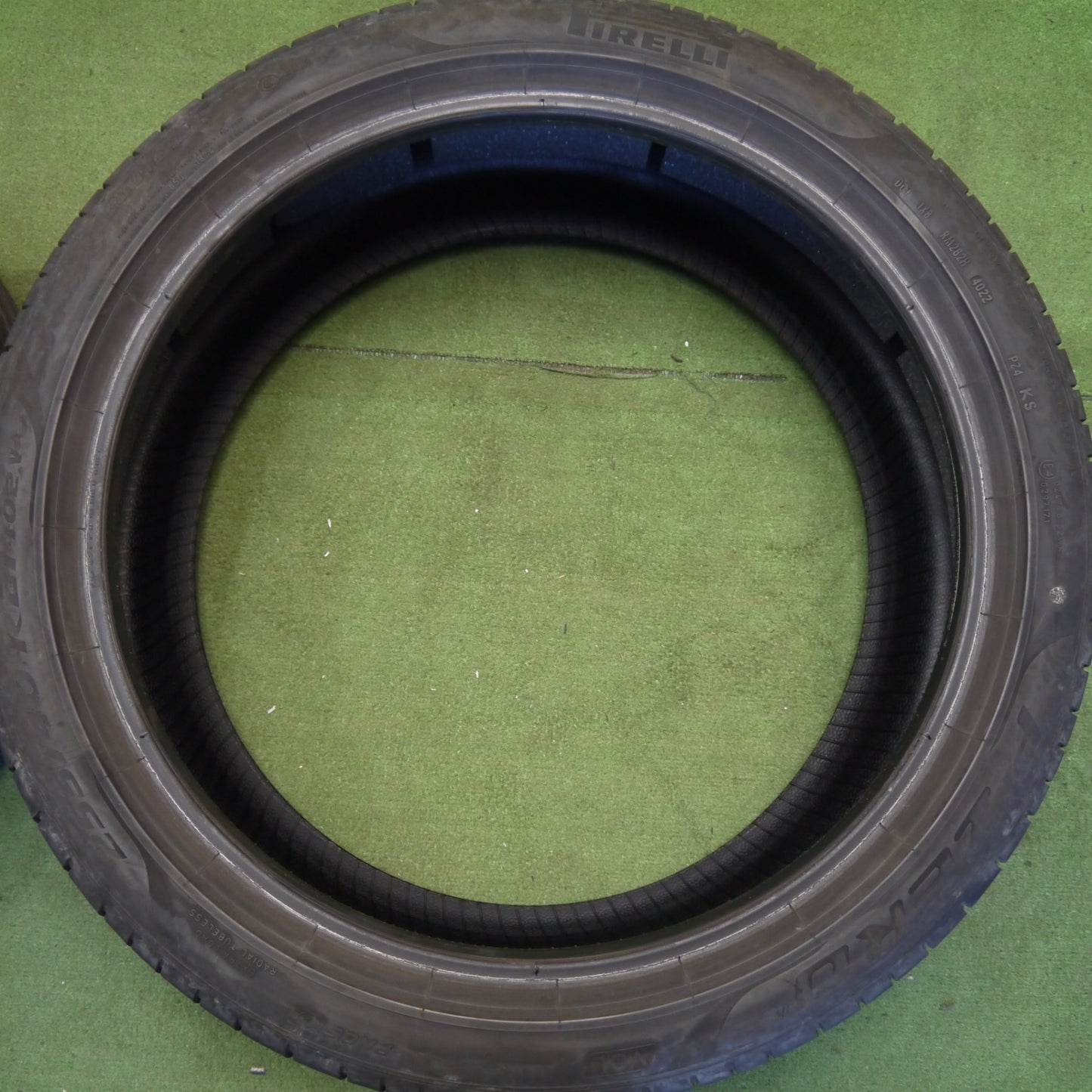 4本価格！22年★255/40R21 ピレリ PZERO VOL Pゼロ タイヤ 21インチ ベンツ GLEクラス BMW X5 ボルボ XC60 等★6052206Hノタ