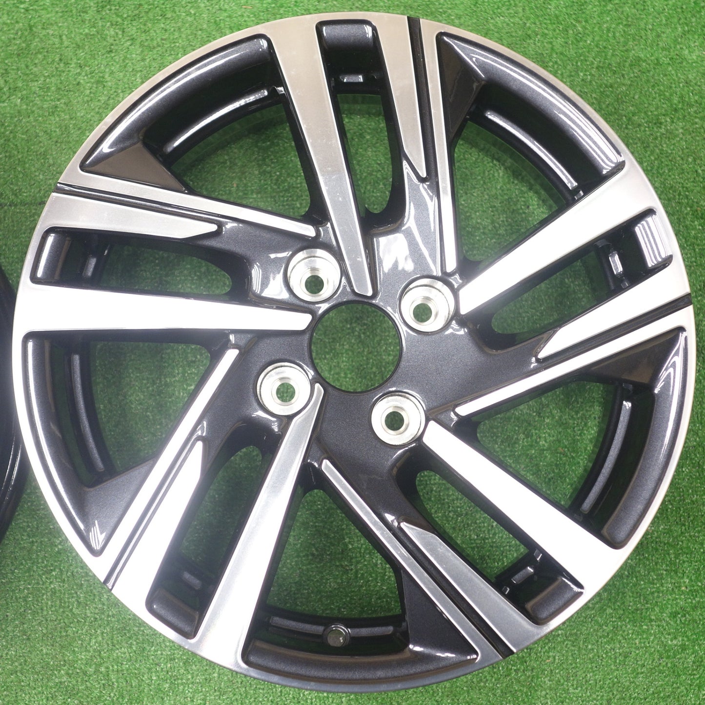 新車外し★プジョー 208 純正 ホイール 16インチ 16×6.5J PEUGEOT PCD108/4H★6010903KTホ
