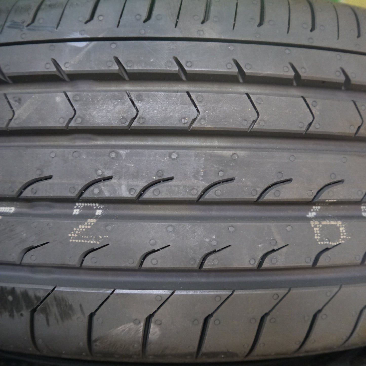 未使用！22年★205/65R16 ヨコハマ BluEarth-RV RV03 ブルーアース タイヤ 16インチ カムリ ヤリスクロス セレナ エスティマ 等★6010508Hノタ