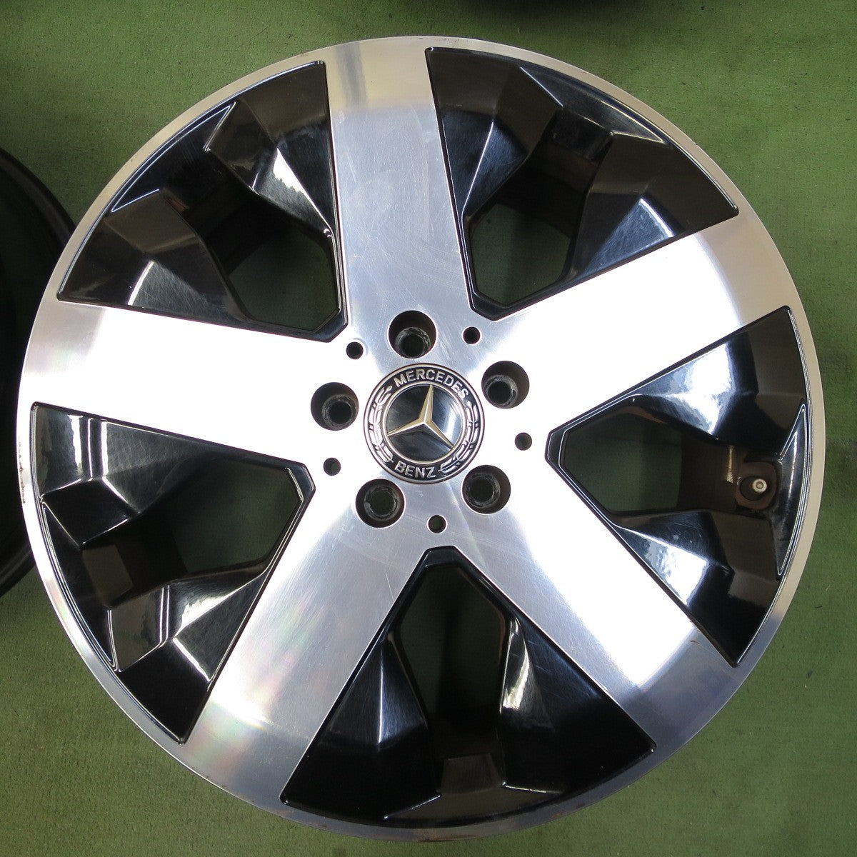 キレイ★ベンツ X247 GLBクラス 純正 ホイール 18インチ 18×7.5J A2474012800 PCD112/5H★6071502NGホ