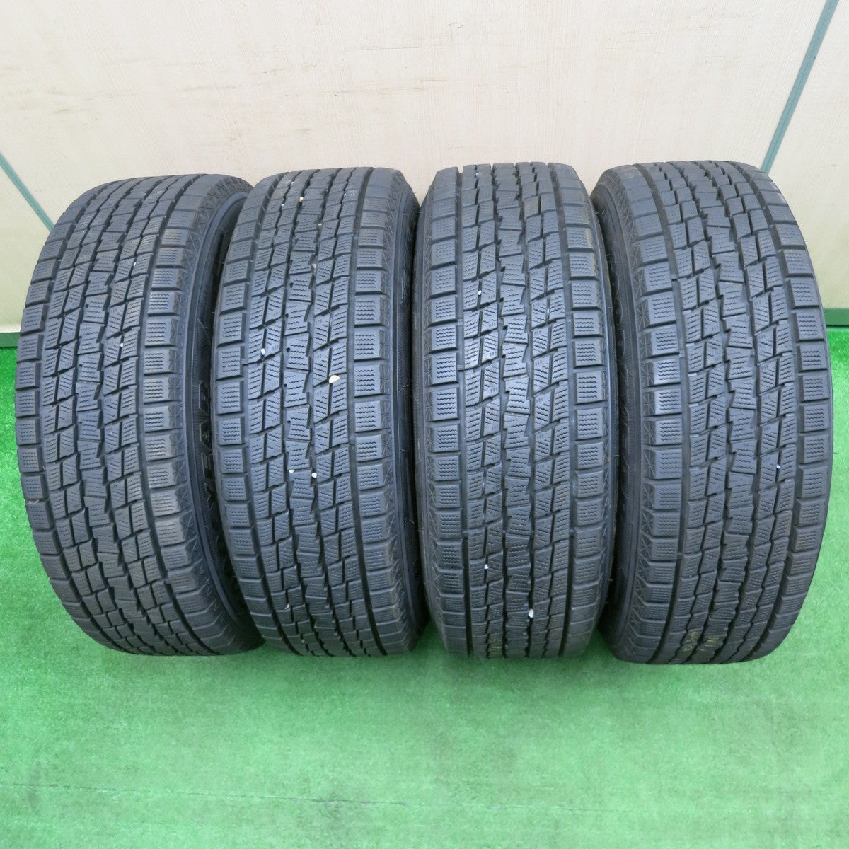 [送料無料] バリ溝！22年！綺麗！9.5分★スタッドレス 225/60R18 グッドイヤー アイスナビ SUV EuroSpeed MANARAY SPORT 18インチ PCD114.3/5H★4111203NJス