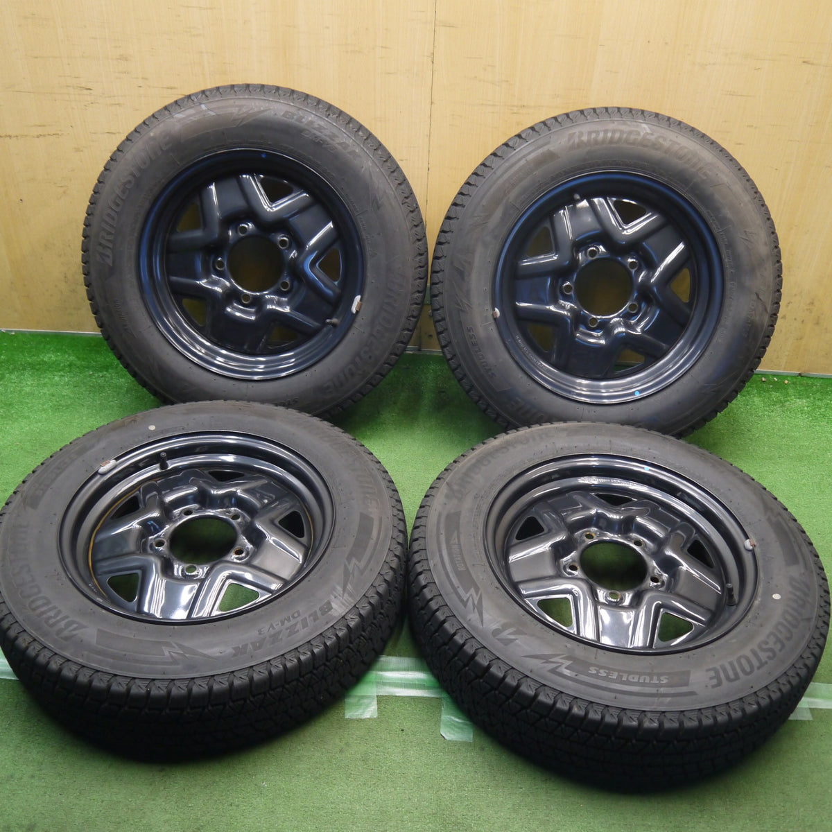 キレイ◎スズキ JB64 W ジムニー 純正 スチール 175/80R16 スタッドレス ブリヂストン ブリザック DM-V3 16インチ PCD139.7/5H◎6091406Hス