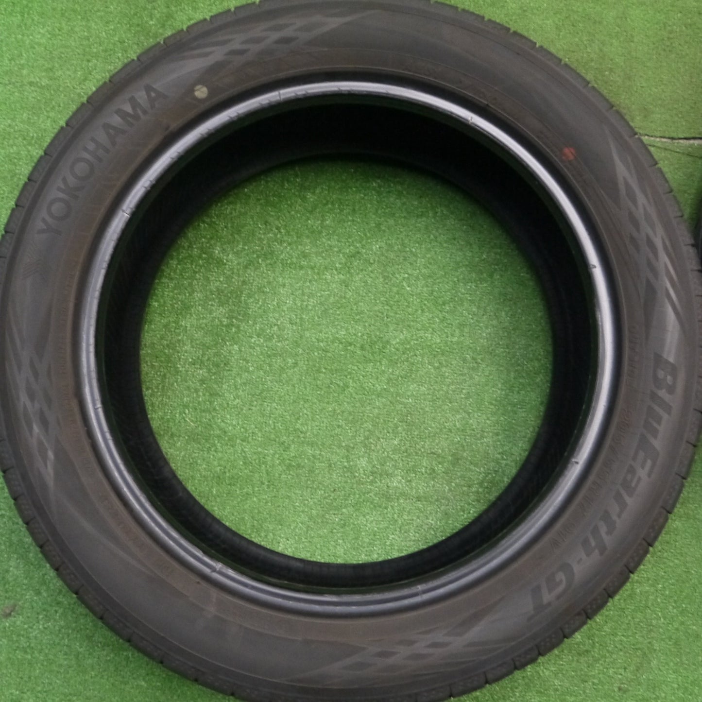 [送料無料] 4本価格！23年★205/55R17 ヨコハマ BluEarth-GT AE51 ブルーアース タイヤ 17インチ ノア ヴォクシー 等★4121303Hノタ