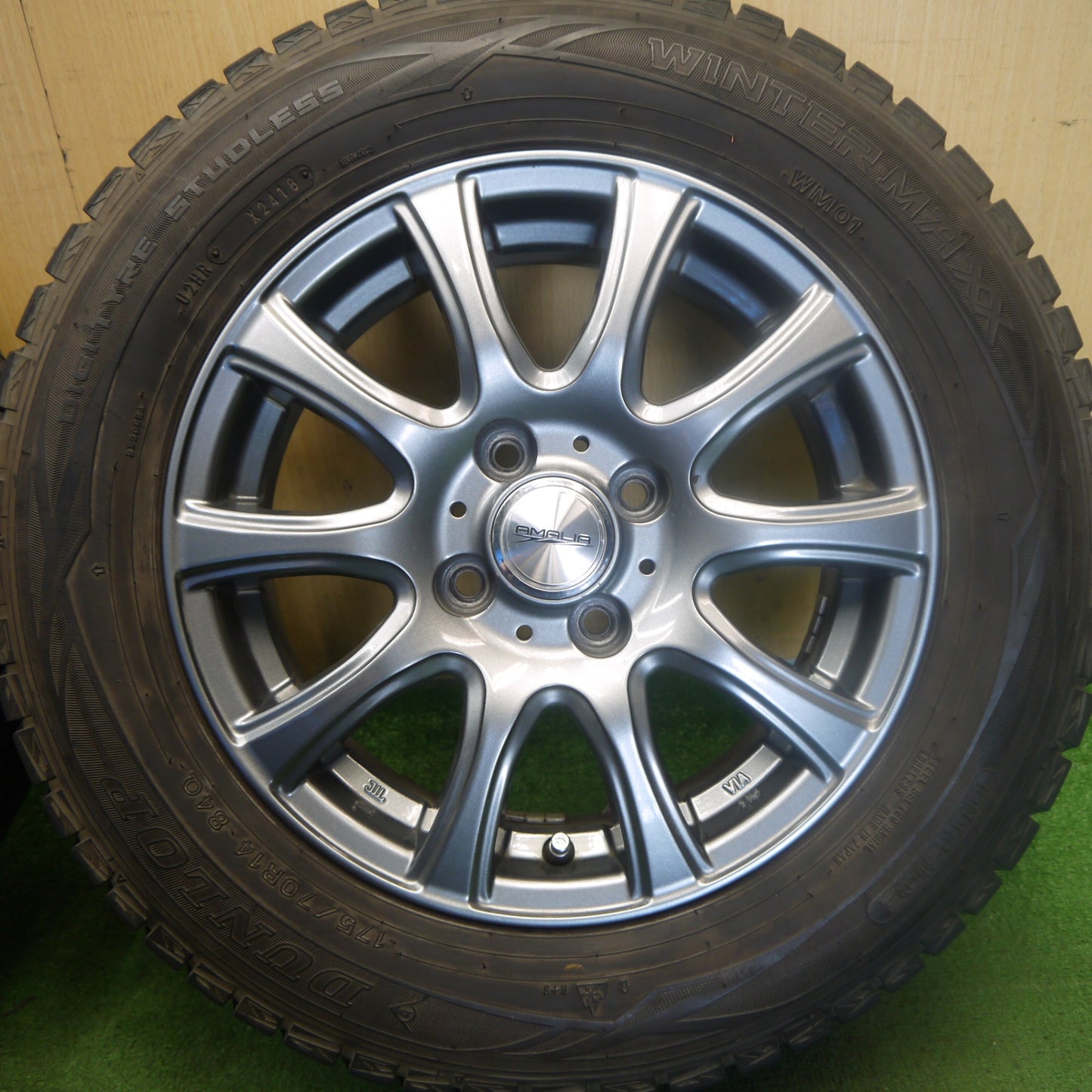 バリ溝！キレイ！8.5分◎スタッドレス 175/70R14 ダンロップ ウインターマックス WM01 AMALIA アマリア 14インチ PCD100/4H◎6080705Hス