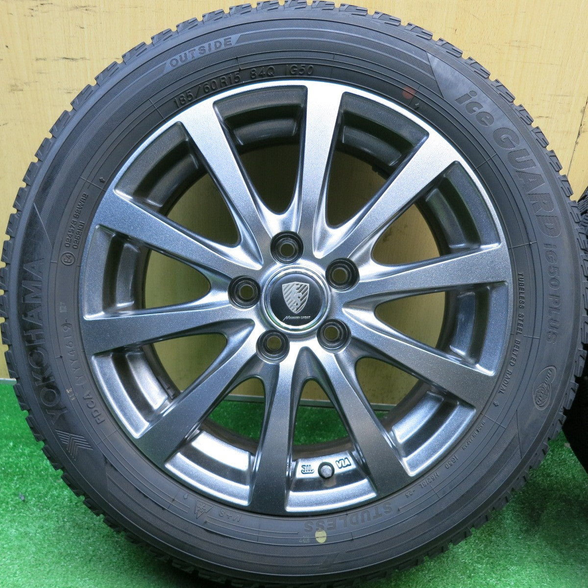 バリ溝！キレイ！9.5分★シエンタ 等 185/60R15 スタッドレス ヨコハマ アイスガード iG50 プラス MANARAY SPORT マナレイ スポーツ 15インチ PCD100/5H★6022805HAス