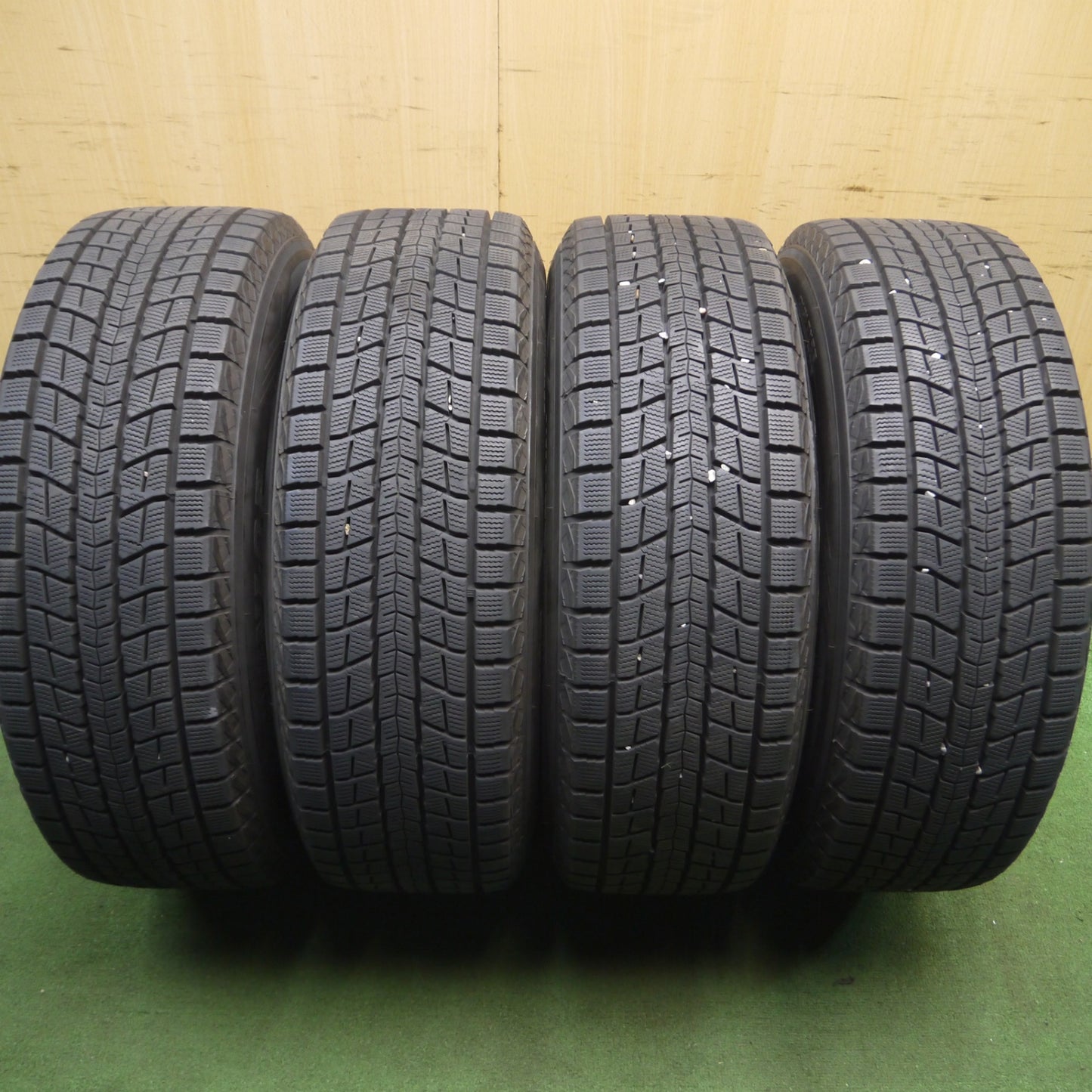 *送料無料* バリ溝！キレイ！9.5分★スタッドレス 225/65R17 ダンロップ ウインターマックス SJ8 VIOLENTO ヴィオレント 17インチ PCD114.3/5H★4031508Hス